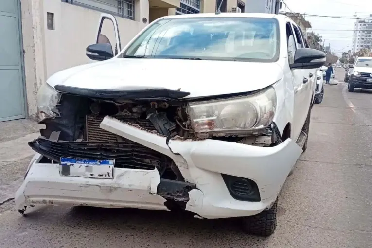 Dos camionetas protagonizaron un fuerte choque en Concordia y hubo un lesionado