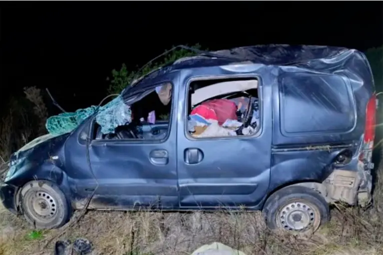 Matrimonio viajaba de regreso a Entre Ríos cuando protagonizó violento despiste y vuelco
