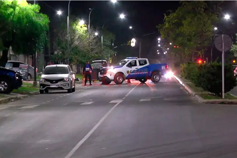Un peatón fue atropellado al cruzar un boulevard de Paraná y terminó hospitalizado