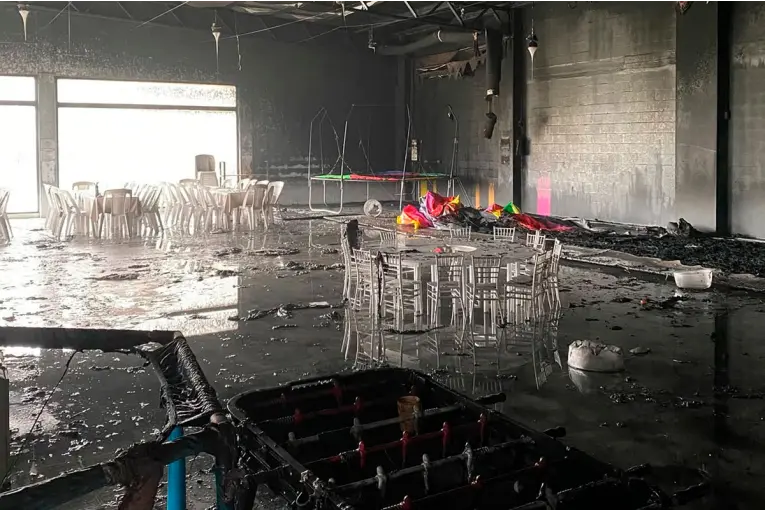 Denuncian que el incendio en salón de eventos fue intencional: robaron y luego prendieron fuego el lugar