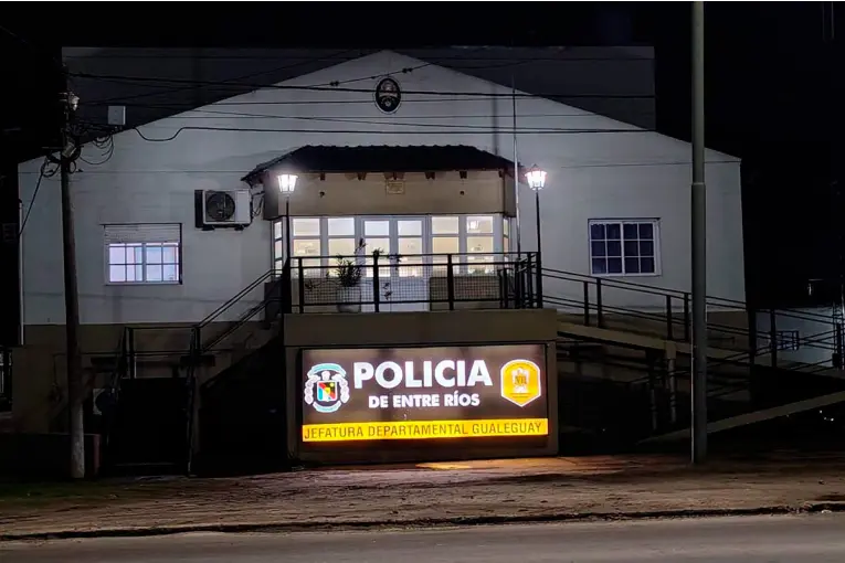 Investigan el presunto hallazgo de una cámara en el baño de mujeres de una comisaría de Gualeguay