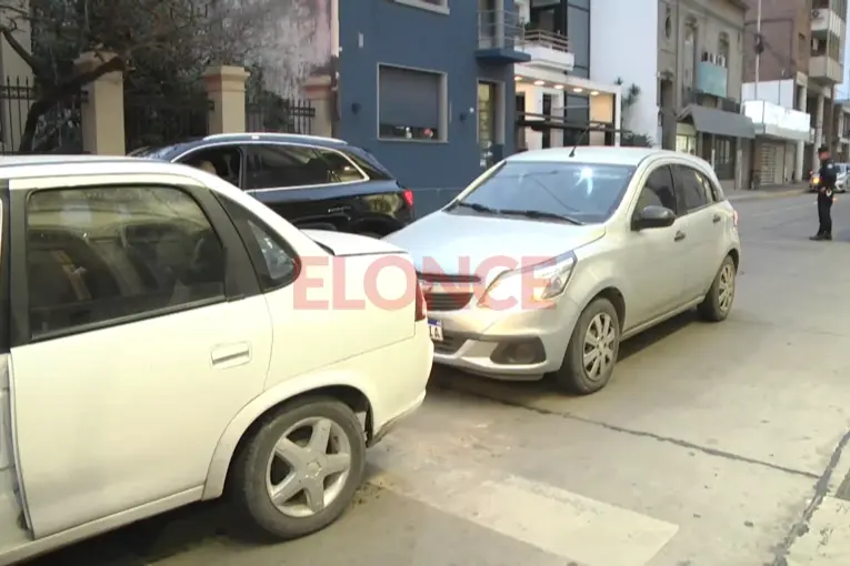 Choque en cadena involucró a tres vehículos y dejó dos personas lesionadas