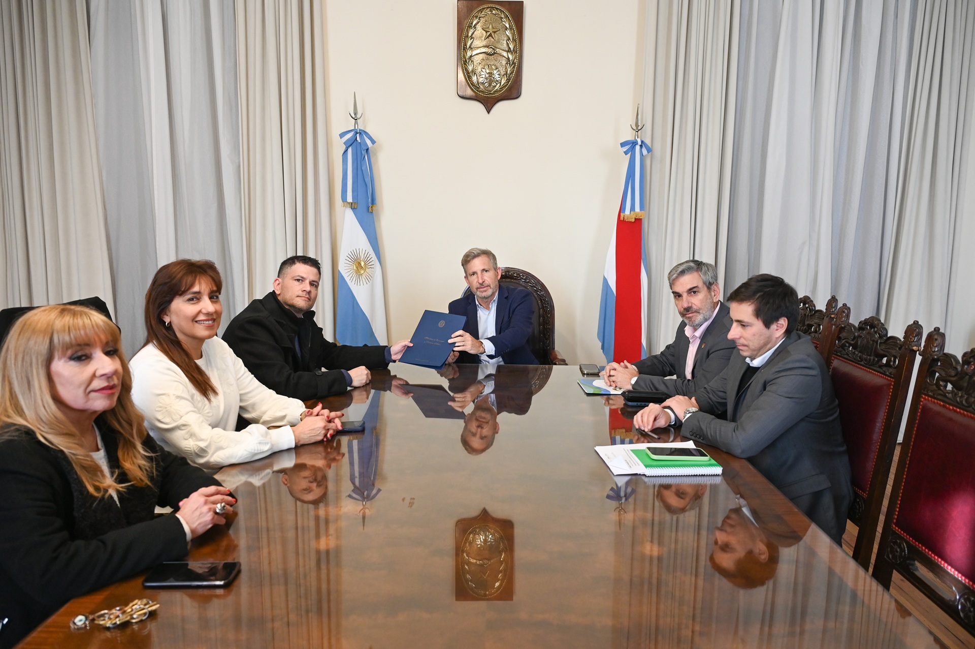Frigerio firmó con el intendente de Feliciano un convenio para financiar obras de infraestructura sanitaria