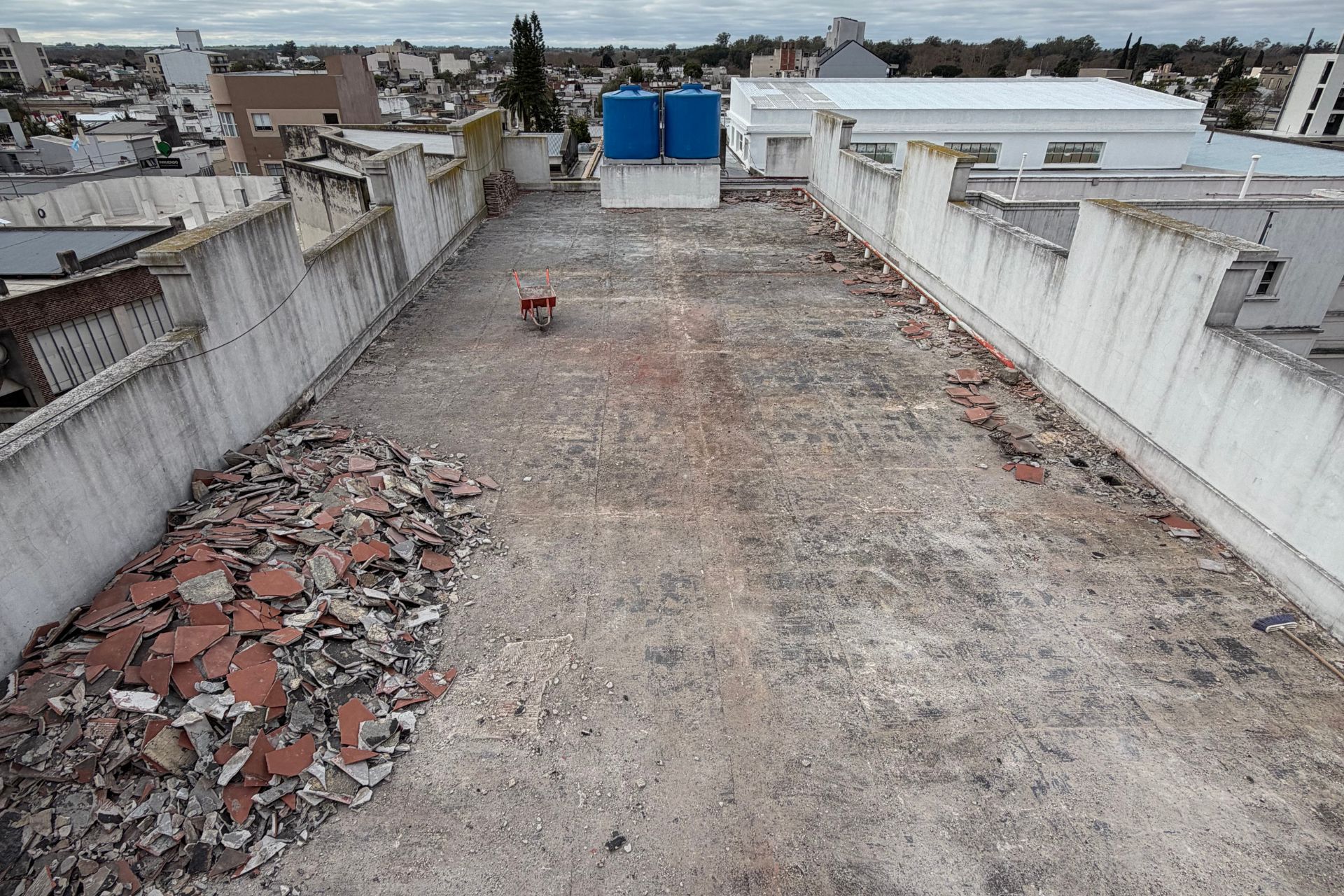 Comenzó la reparación de cubiertas en la escuela Luis Clavarino de Gualeguaychú