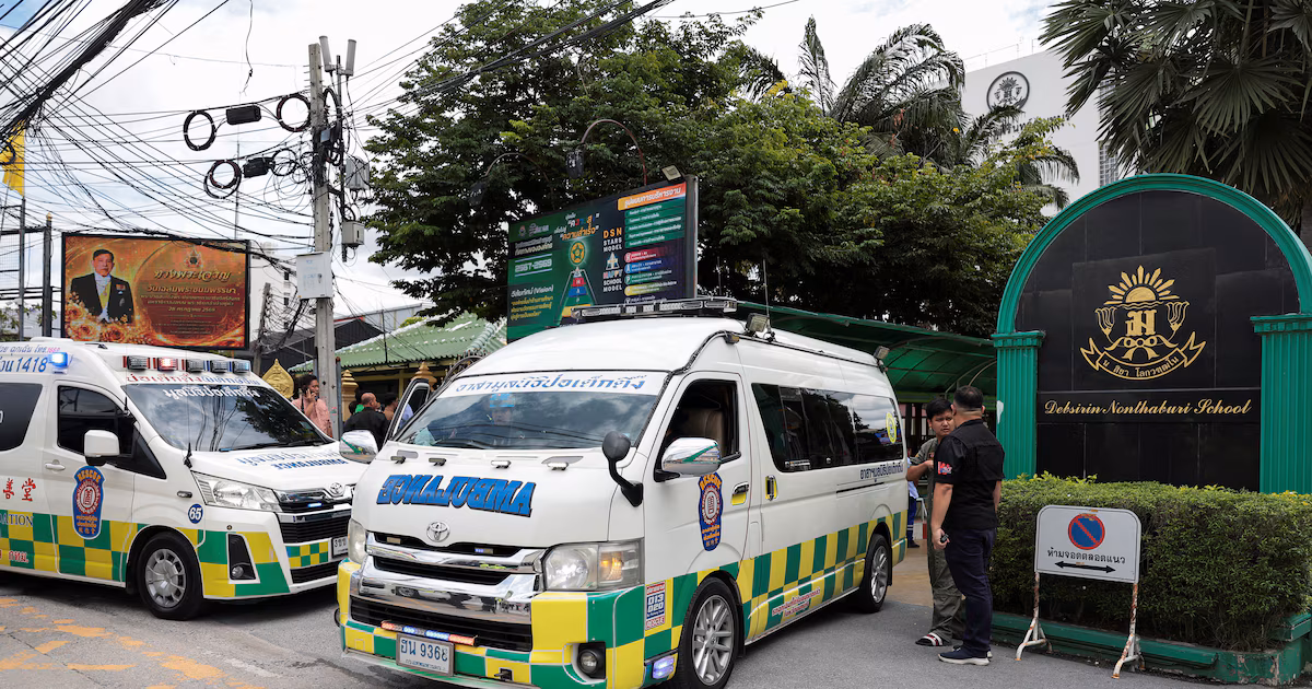 Tiroteo en una escuela de Tailandia: un estudiante mató a un profesor, dejó cuatro heridos y luego se quitó la vidaEl hecho ocurrió en el distrito de Bang Kruai, en la provincia de Nonthaburi, en la escuela Debsirin Nonthaburi, ubicada en las afueras del noroeste de Bangkok