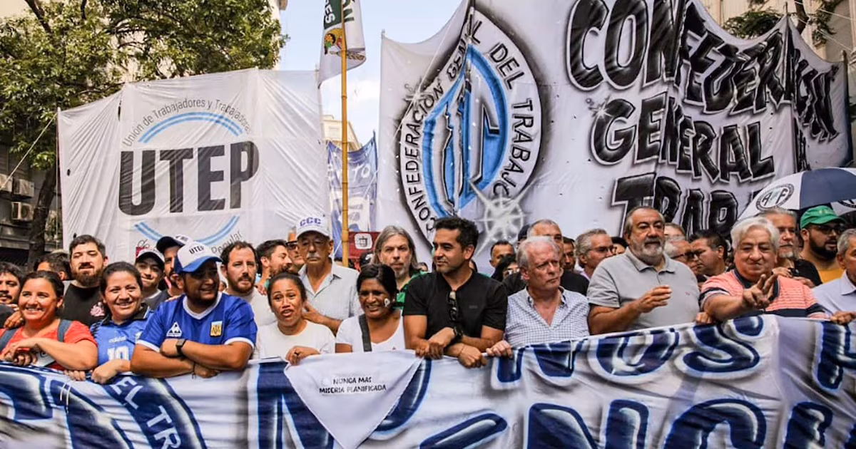 Marcha de la CGT y los movimientos sociales contra el endeudamiento familiar: hora, convocatoria y cortes de calle
