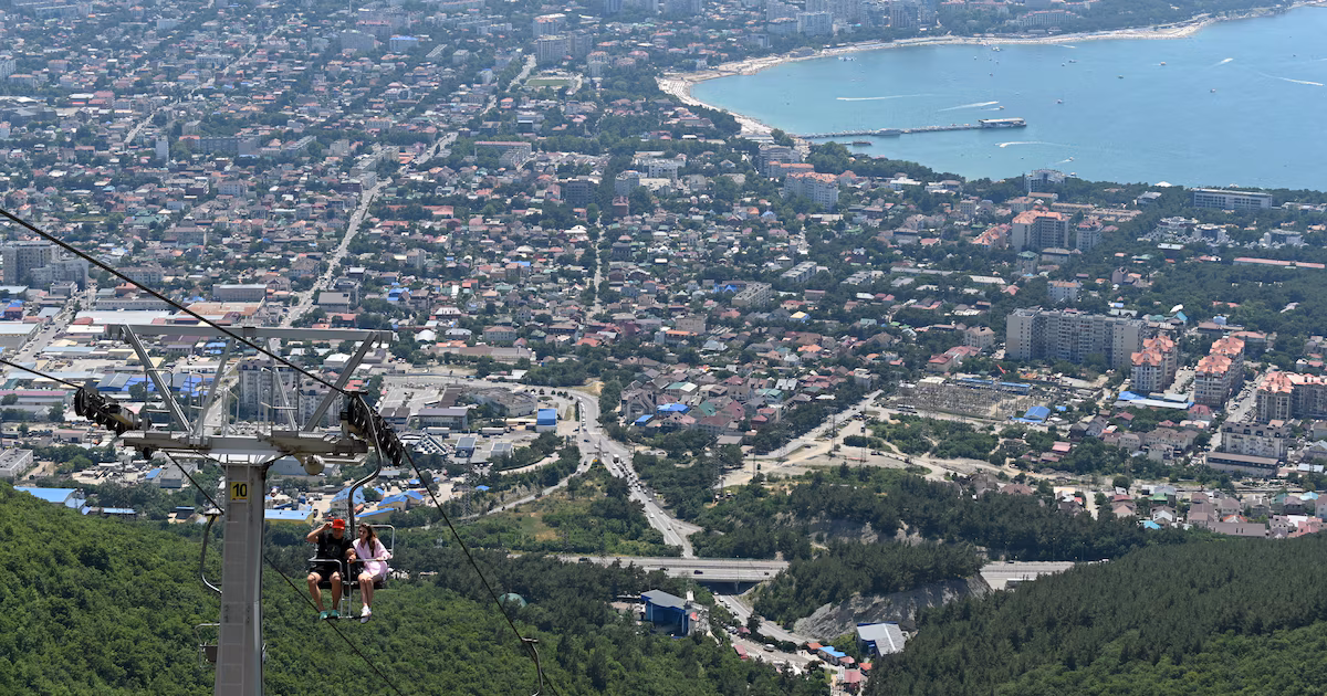 Rusia cerró las playas de la ciudad de Guelendzhik tras el ataque ucraniano con drones y puso a la región bajo alarmaEl jefe de la Administracion local llamó a la población a mantener la calma y señaló que la máxima prioridad es la seguridad de la población