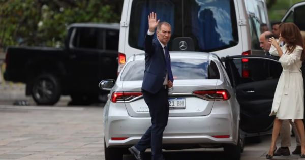 Cumbre en la Rosada Santilli negocia con gobernadores dialoguistas sobre obras, tarifas y recorte de subsidios