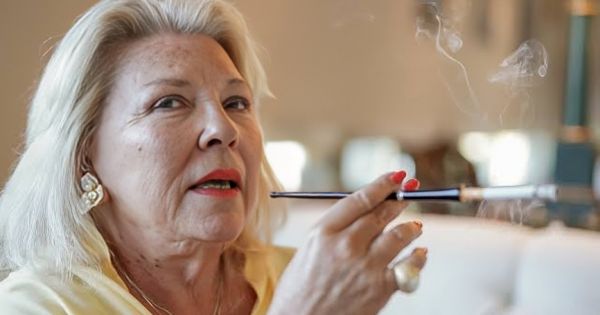 Pica y "rosca" Carrió criticó a Macri después de reunirse con Karina: "Quiere ser muy millonario de nuevo"