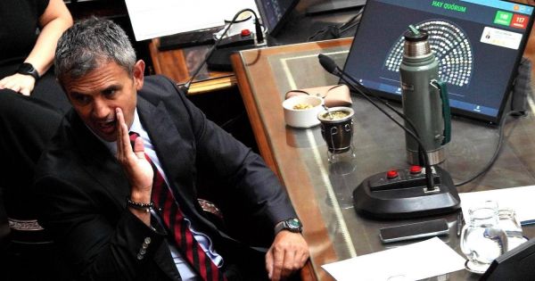 Poroteo y dólares El oficialismo pone a prueba en Diputados el armado de acuerdos