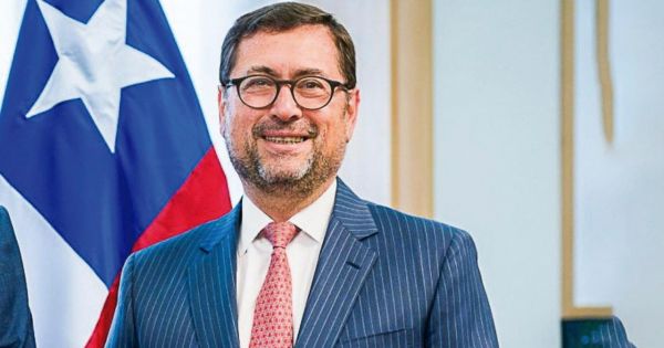 TENSIÓN El reclamo de Chile por el Estrecho de Mallaganes y el pedido de "hacer presencia" del jefe de la Fuerza Aérea Argentina