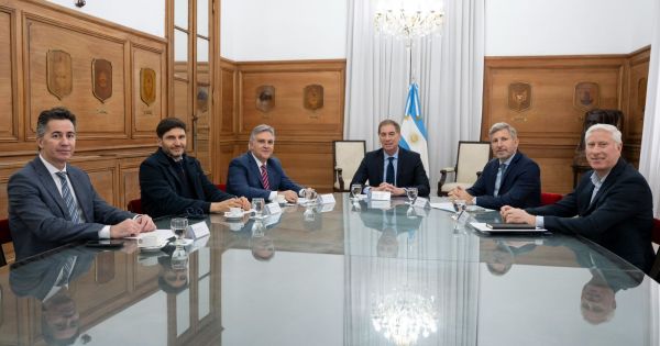 CASA ROSADA Santilli recibió a gobernadores del centro del país: tratativas mientras se definen las estrategias electorales