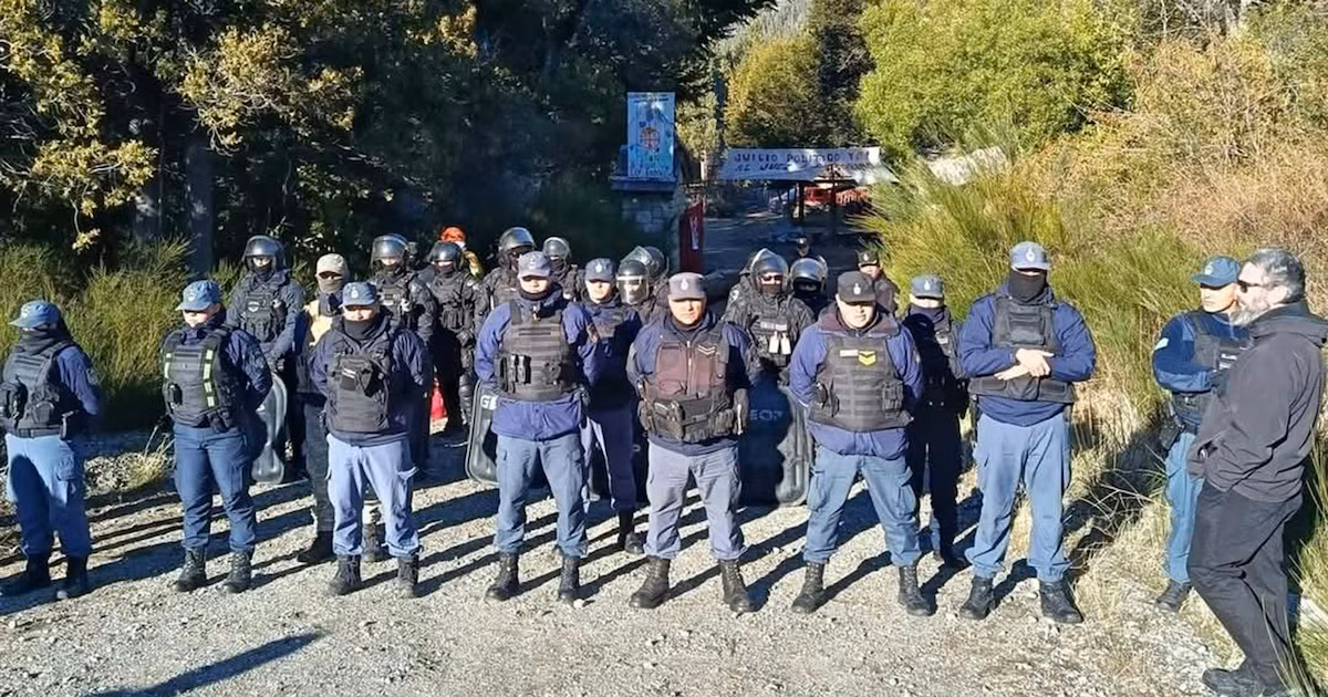 Villa La Angostura: suspendieron el desalojo mapuche aunque la medida sigue vigente