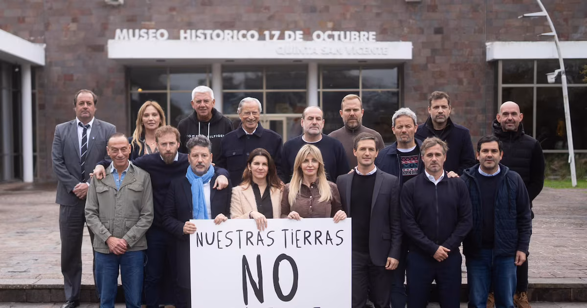 La Liga de Intendentes gana adhesiones y reclama frenar la interna entre Kicillof y CFK para evitar una ruptura