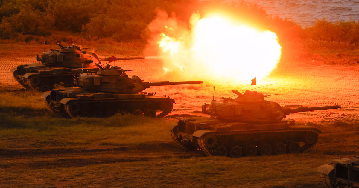 Taiwán simuló el rechazo de un ataque aéreo del régimen chino en las islas Penghu durante los ejercicios militares Han KuangDurante la madrugada, tropas taiwanesas abrieron fuego en una playa con tanques, piezas de artillería y cañones antiaéreos. Las fuerzas desplegadas formaron una defensa que las autoridades definieron como “multicapa” frente a un enemigo simulado que intentaba ejecutar un desembarco rápido en la costa