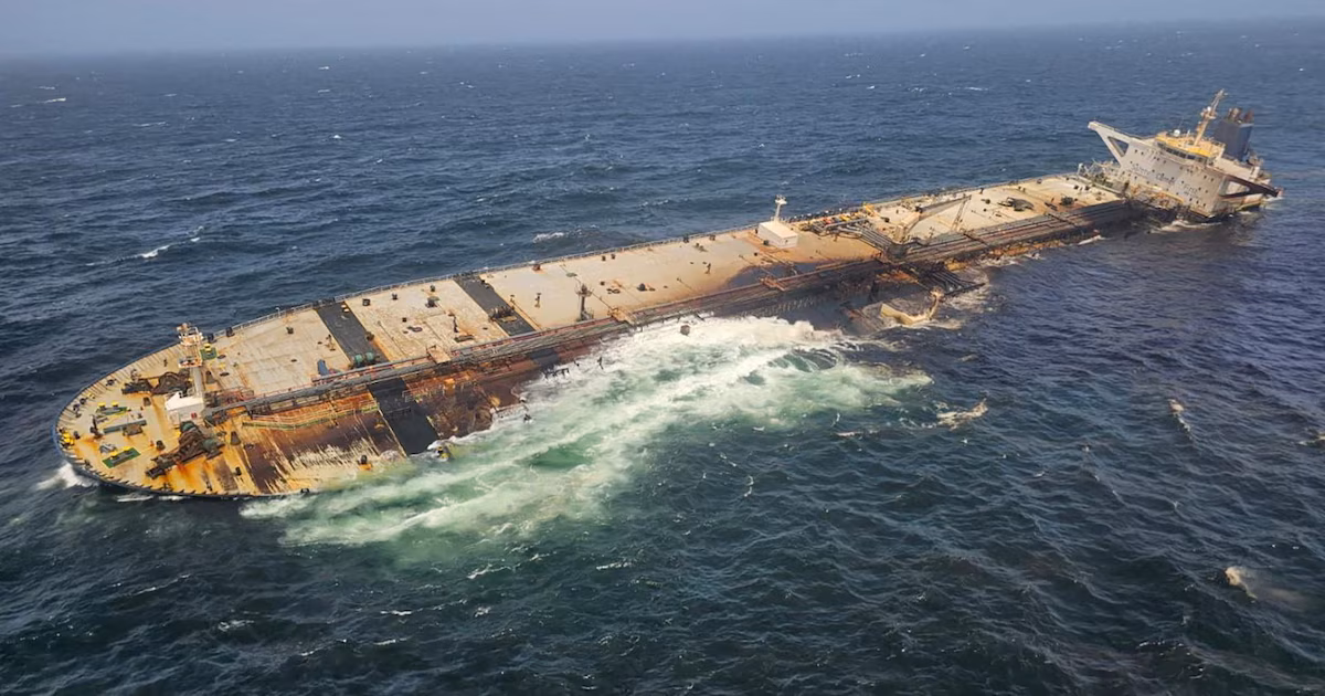 Así está el buque fantasma Caroline Bezengi: la mancha del petróleo ruso que traficaba se extendió a más de 2.000 km²El derrame, provocado por el encallamiento del barco sancionado por transportar combustible no declarado, avanza sin control en una reserva natural de Omán. Imágenes satelitales y reportes de organismos confirman que el hidrocarburo alcanzó tierra firme