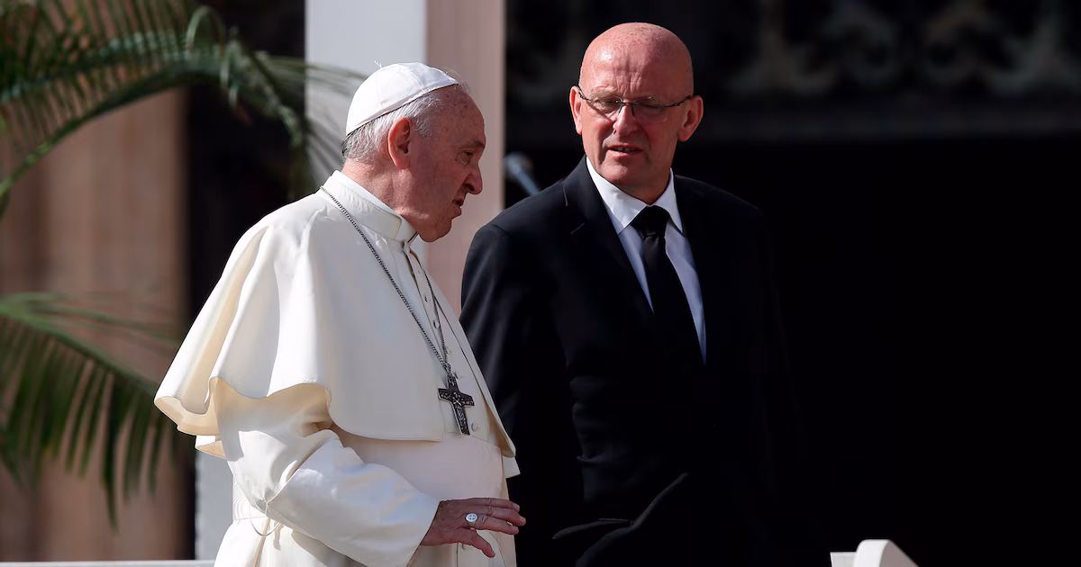 Las revelaciones de Domenico Giani, el hombre que cuidó a tres papas: “Francisco era el más difícil de custodiar”