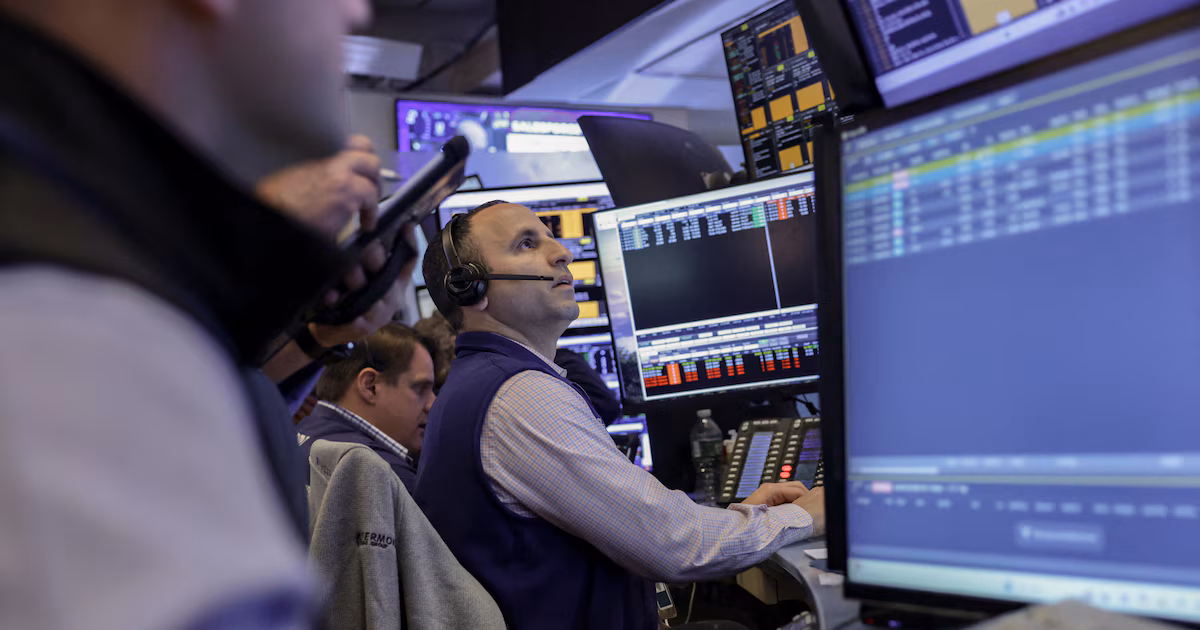Mercados: con el petróleo en baja, sube la Bolsa en Wall Street y cae el riesgo país argentino