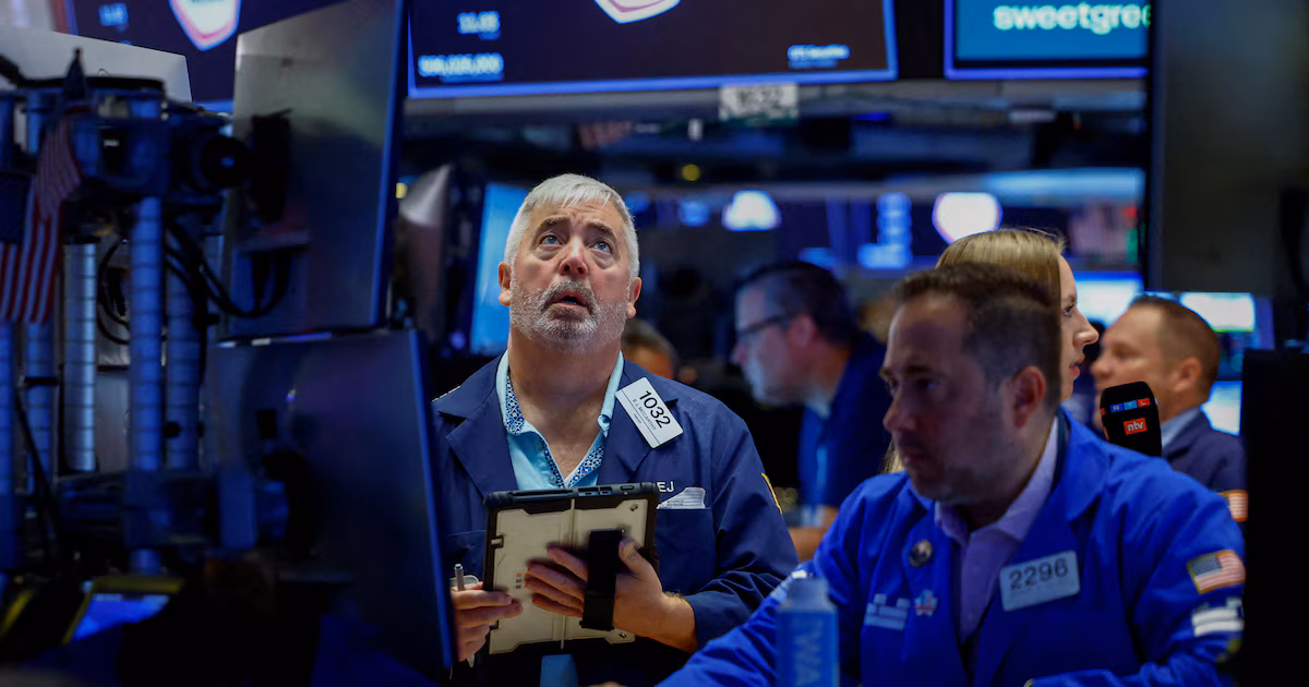 Jornada financiera: las acciones argentinas cayeron hasta 4% en Wall Street y el Banco Central redujo la compra de dólares
