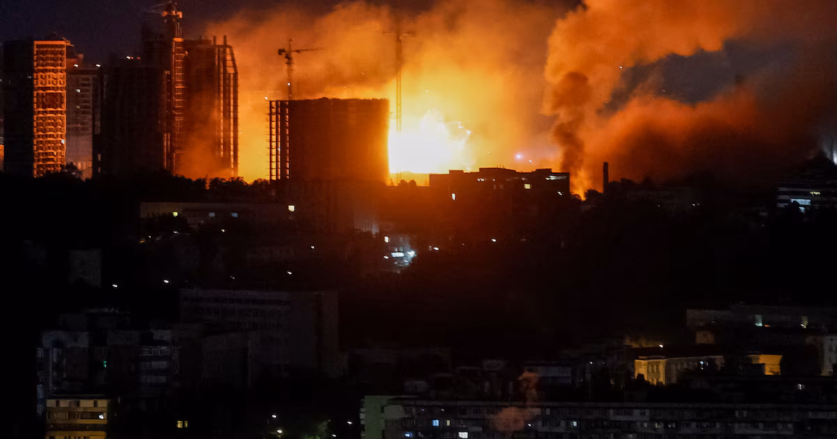 Lituania reiteró su apoyo a Ucrania contra el “terror ruso” y Letonia cerró la frontera con BielorrusiaVilna convocó al embajador ruso en el país luego de que los ataques sobre Kiev dañaran las instalaciones de su embajada en la capital ucraniana
