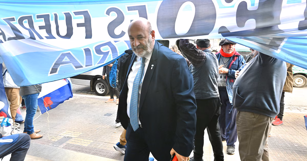 Santiago Cúneo se afilió al PJ bonaerense, apoyó a Kicillof y anunció que será precandidato a gobernador