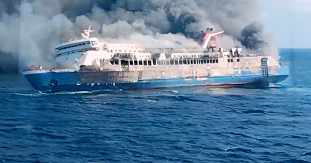 Al menos cinco muertos y más de 40 desaparecidos tras el incendio de un ferry en IndonesiaLas autoridades informaron que el siniestro afectó al Mutiara Sentosa 2, cuando navegaba el domingo entre Surabaya y Makassar, cerca de la isla de Madura