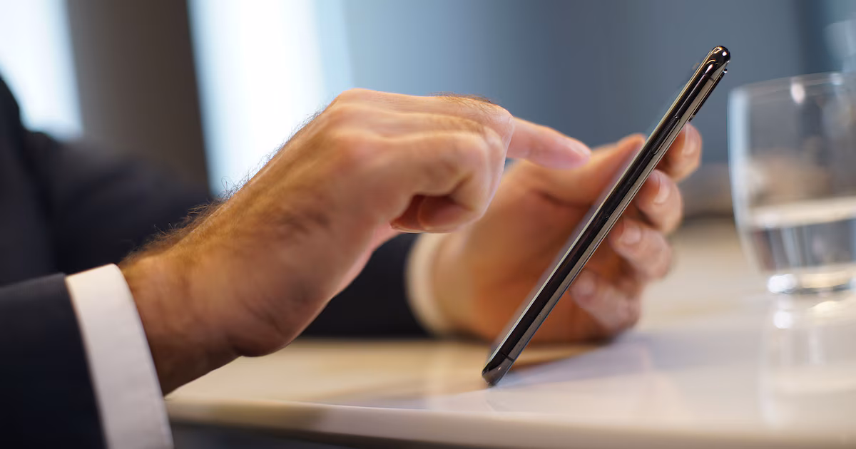 Banco Macro lanzó la primera plataforma bancaria del país que opera 100% por WhatsApp: cómo funciona