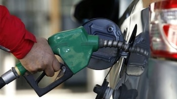 La venta de combustibles cayó por sexto mes consecutivo y julio marcó el mayor retroceso en dos años