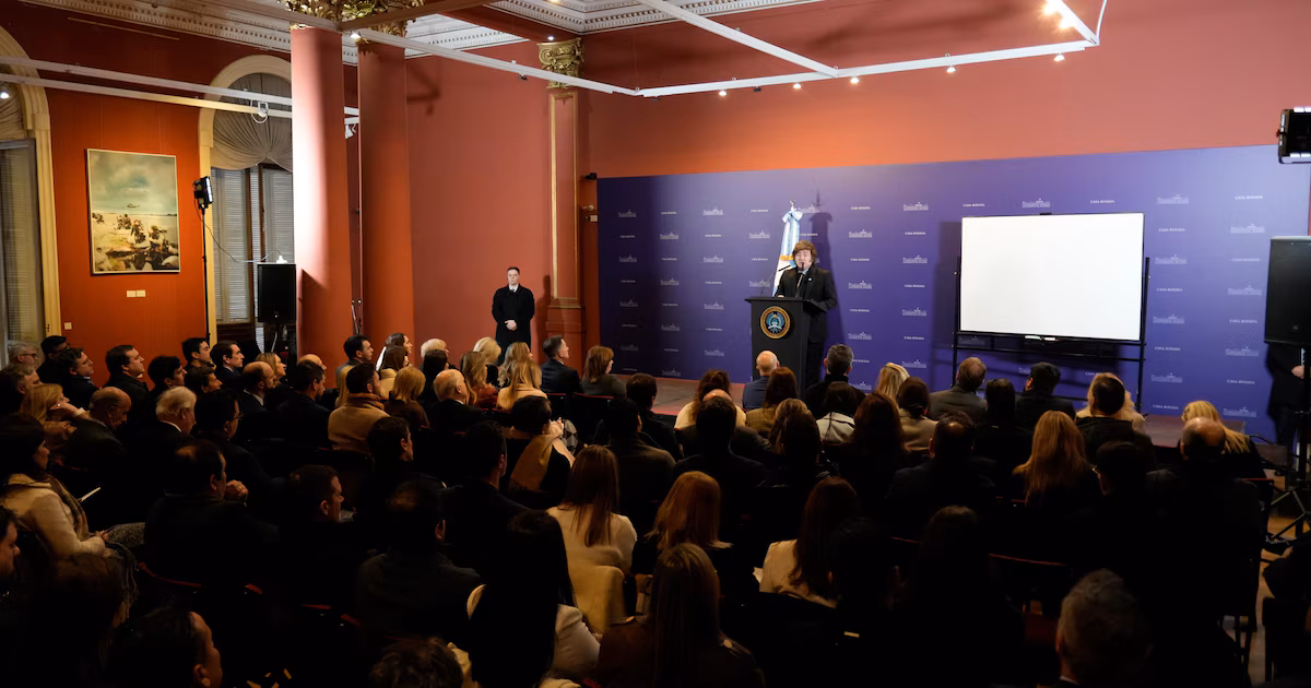 Javier Milei reúne a los legisladores de LLA en Casa Rosada, en la previa de un día clave para las reformas