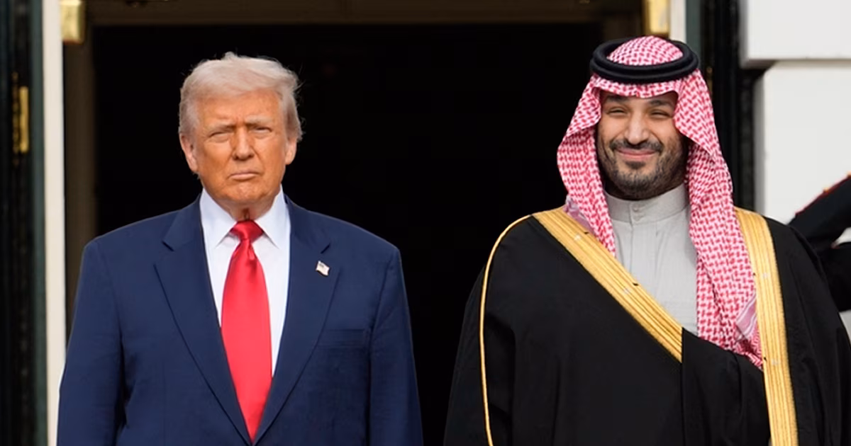 El príncipe heredero saudí pidió a Trump priorizar el diálogo para evitar un “conflicto más amplio” en Medio OrienteBin Salman instó al presidente de Estados Unidos a agotar la vía diplomática, en medio de amenazas iraníes contra los países del Golfo. El sábado por la noche Washington canceló una nueva ola de ataques contra el régimen tras alcanzar un acuerdo preliminar
