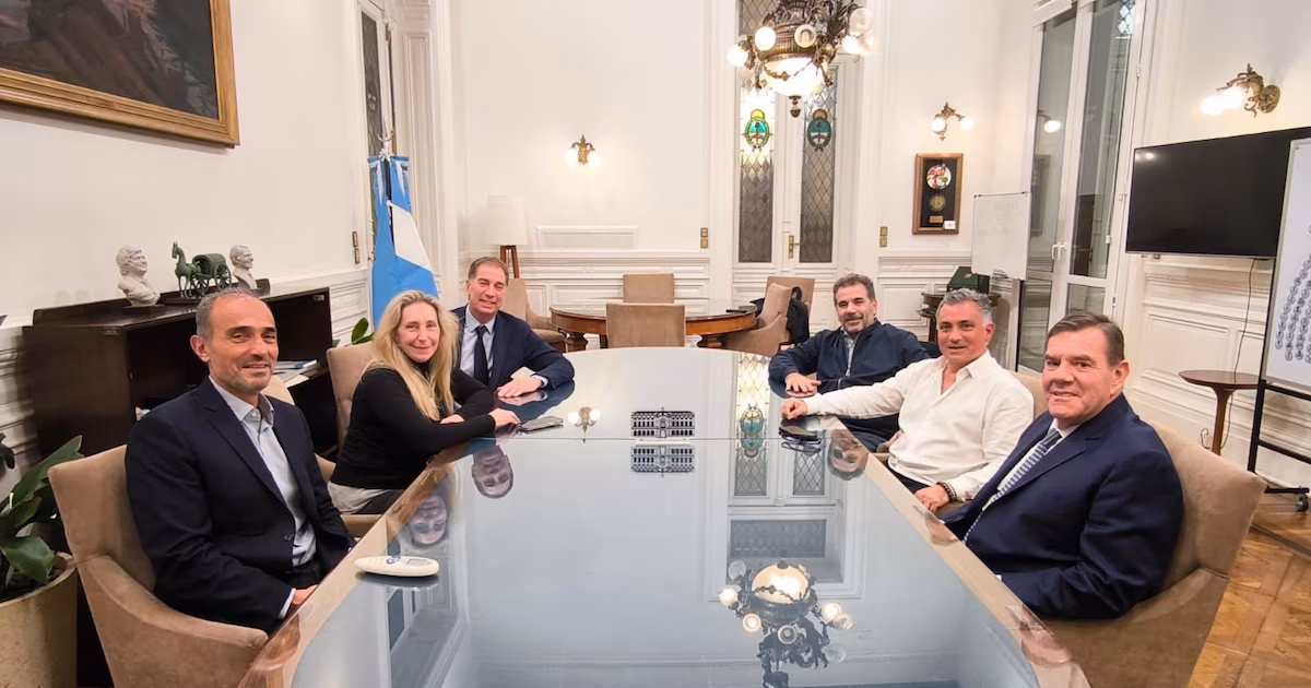 El mapa libertario en la provincia: optimismo en cuatro secciones, dos enigmas y el desafío de achicar la diferencia con el peronismo