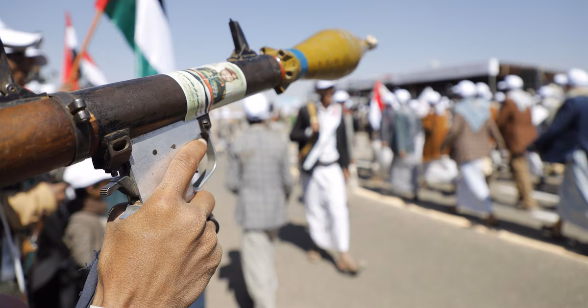 Al menos 11 civiles heridos en un ataque de los rebeldes hutíes contra una zona fronteriza de Arabia Saudita con Yemen“La milicia terrorista hutí llevó a cabo estos ataques mediante el lanzamiento indiscriminado de proyectiles contra bienes e instalaciones civiles”, afirmó el portavoz de las Fuerzas de la Coalición para el Apoyo a la Legitimidad en Yemen, el general de división Turki al Maliki