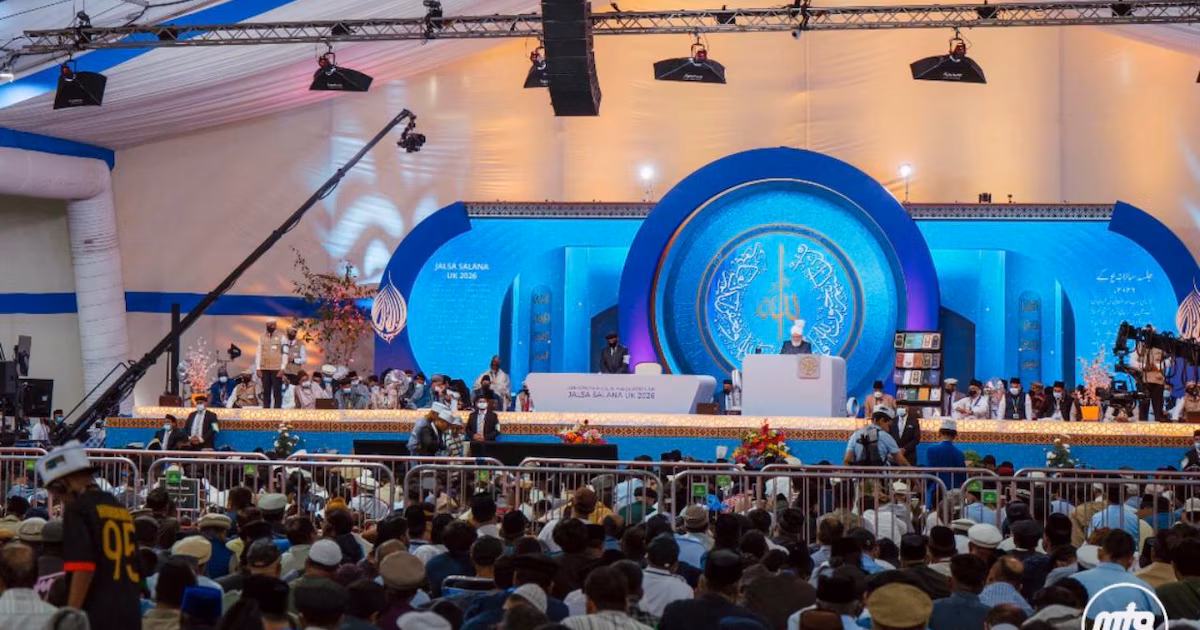 El movimiento musulmán ahmadí, perseguido por alzar su voz contra el terrorismo, se reunió en Reino Unido para promover la paz y la fraternidad universalEl encuentro anual Jalsa Salana se realizó del 24 al 26 de julio en Alton, Hampshire, con asistentes de más de 100 países