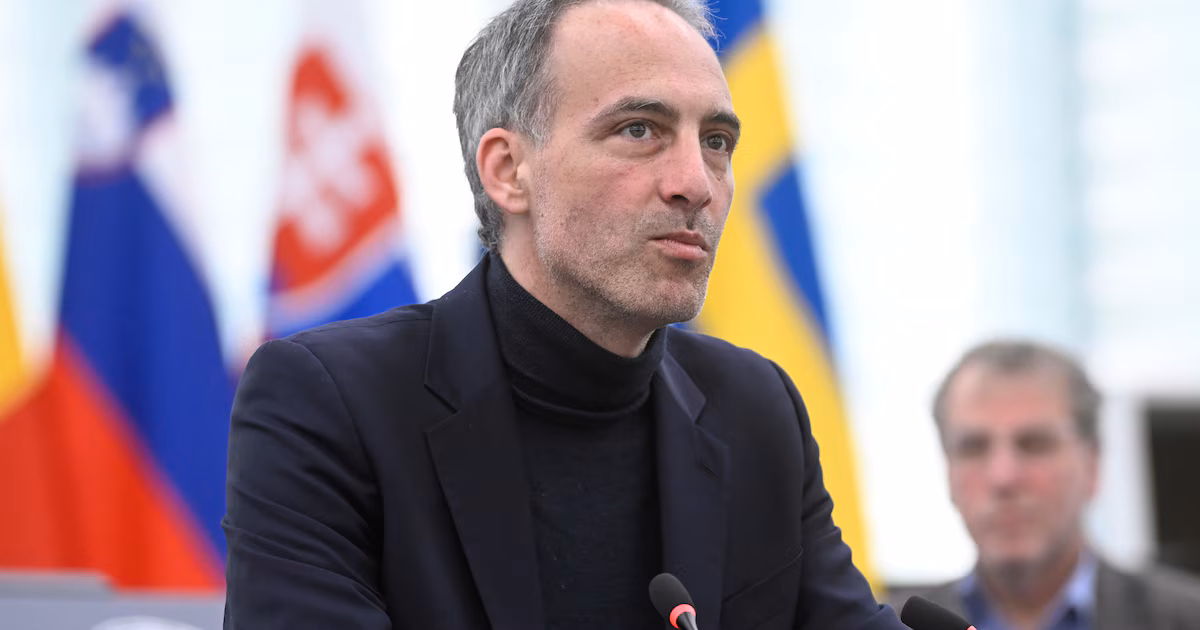 Francia detectó una operación rusa de desinformación contra un dirigente que busca la presidenciaLa maniobra, detectada entre finales de julio y comienzos de agosto, fue vinculada a una estructura bajo control de la inteligencia militar rusa y apuntó a desestabilizar el proceso electoral