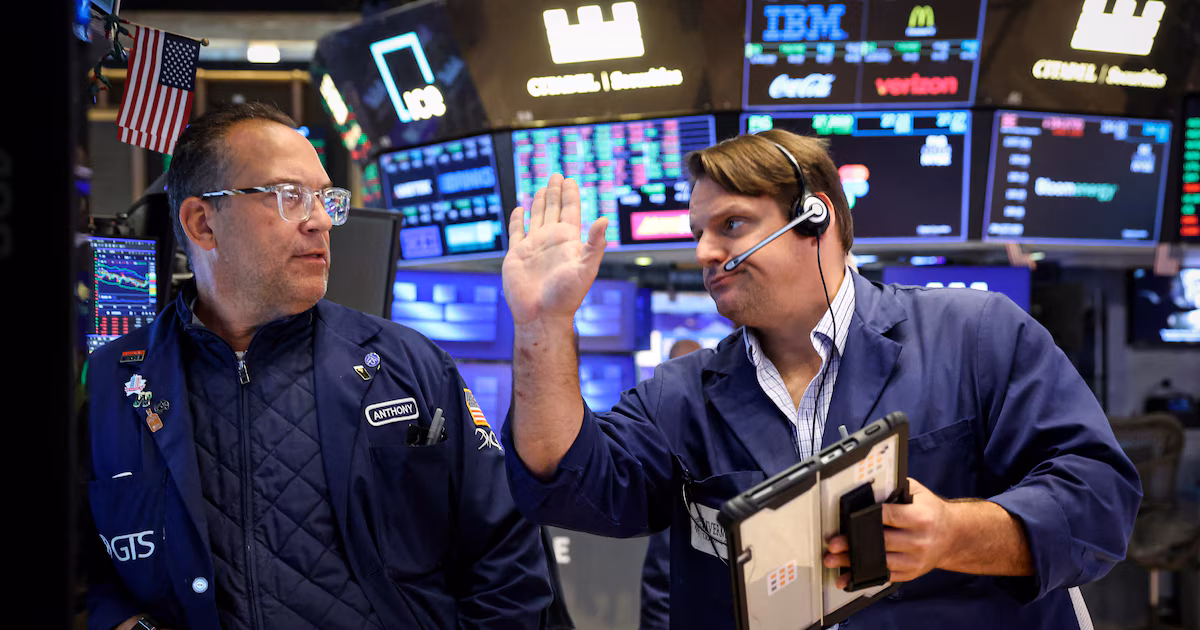 Mercados: caen las acciones y los bonos argentinos, ajenos al sesgo positivo de Wall Street