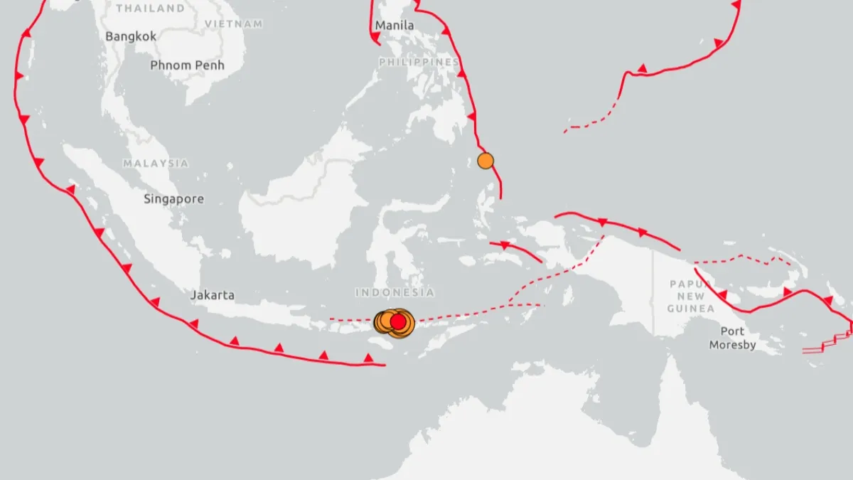 Un terremoto de magnitud 7,7 sacudió Indonesia y activaron una alerta de tsunami
