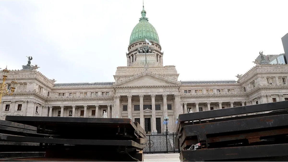 Protestas contra la ley de Tierras: fuerte operativo de seguridad y cortes de tránsito por la movilización al Congreso
