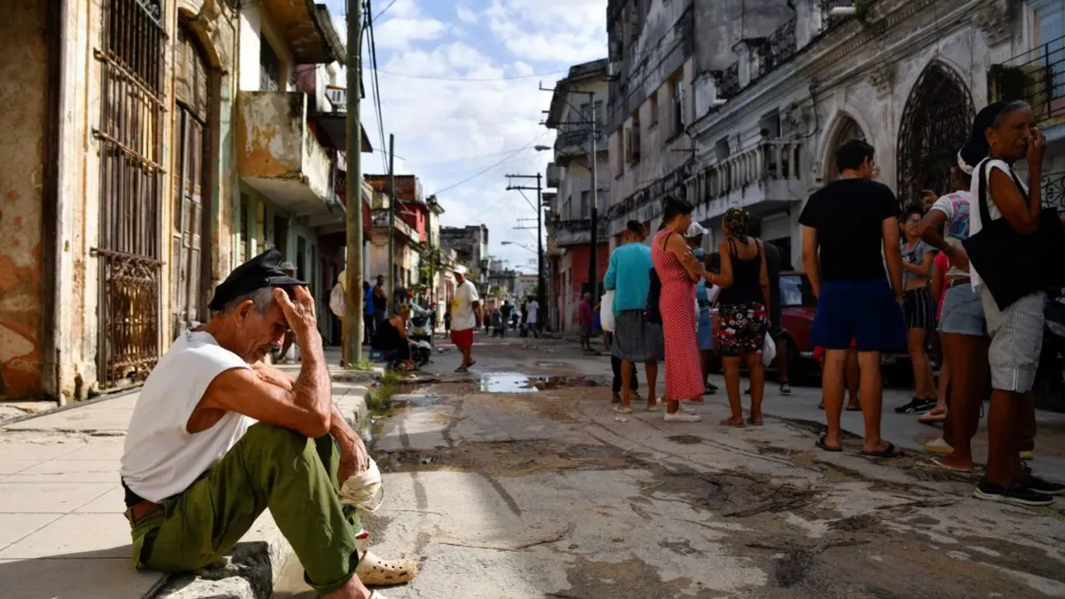 Crece el negocio del hielo en Cuba para conservar alimentos en medio de los apagones eléctricos