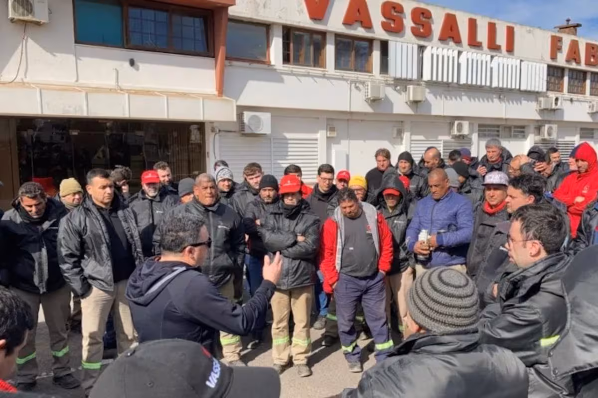 “Comunicado Nro. 2″: un sorpresivo giro en Vassalli abrió un interrogante  sobre la reactivación de la histórica fábrica