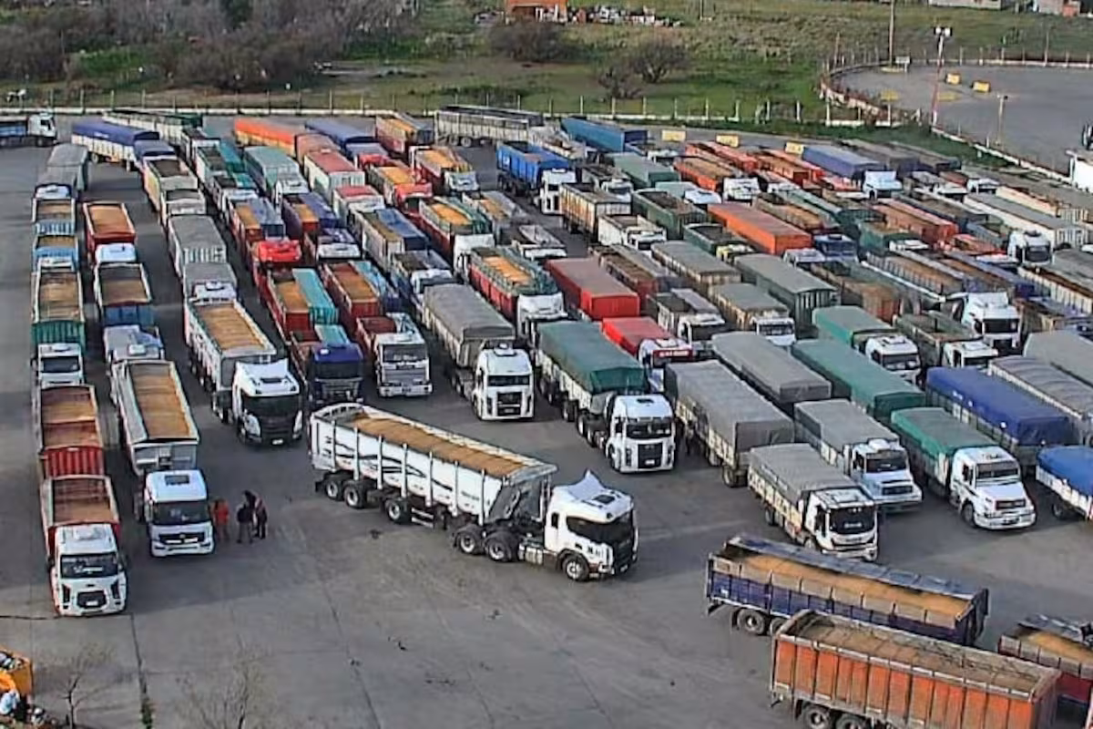 Puerto de Bahía Blanca: bajaron a 300 los camiones demorados, pero el conflicto gremial sigue abierto