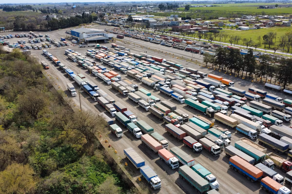 Supercosecha: más de 4200 camiones llegaron a los puertos del Gran Rosario por el fuerte ritmo de exportaciones