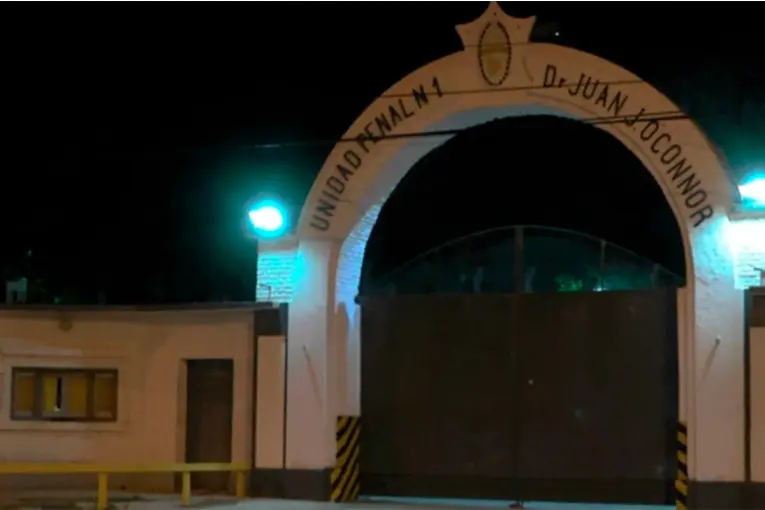 Apuñalaron a interno en la cárcel de Paraná y murió en el hospital: identidad de la víctima y el supuesto agresor