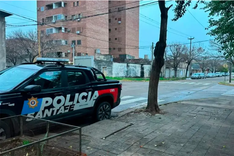Intento de asalto a comisario terminó con un ladrón baleado: buscan a seis cómplices