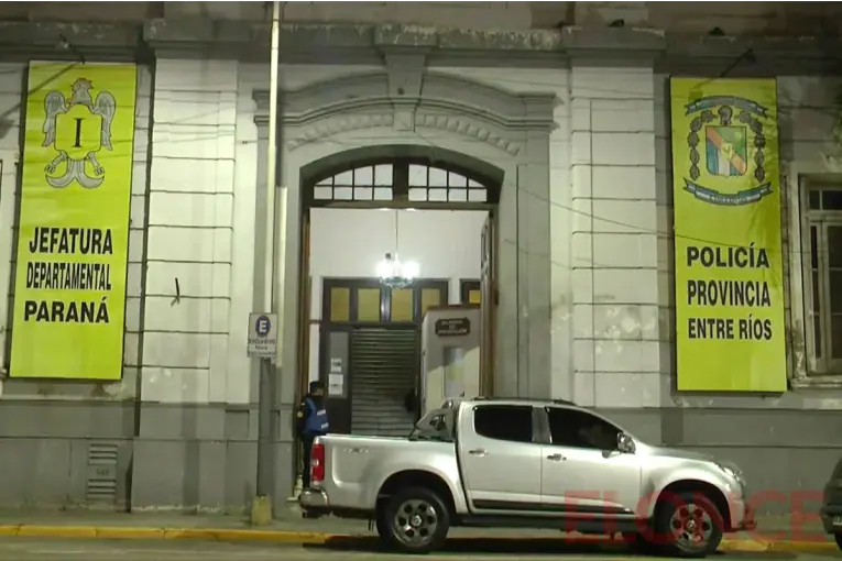 Detuvieron a una mujer acusada de apuñalar a su pareja en Paraná: el hombre sufrió cinco heridas