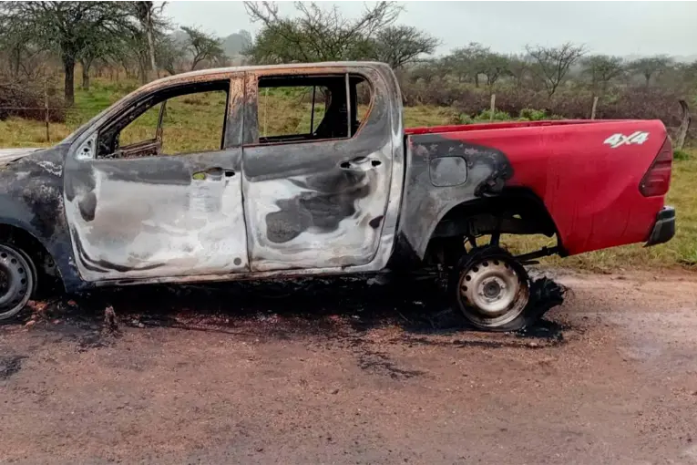 Millonario asalto a estanciero entrerriano: imágenes de la camioneta hallada incendiada