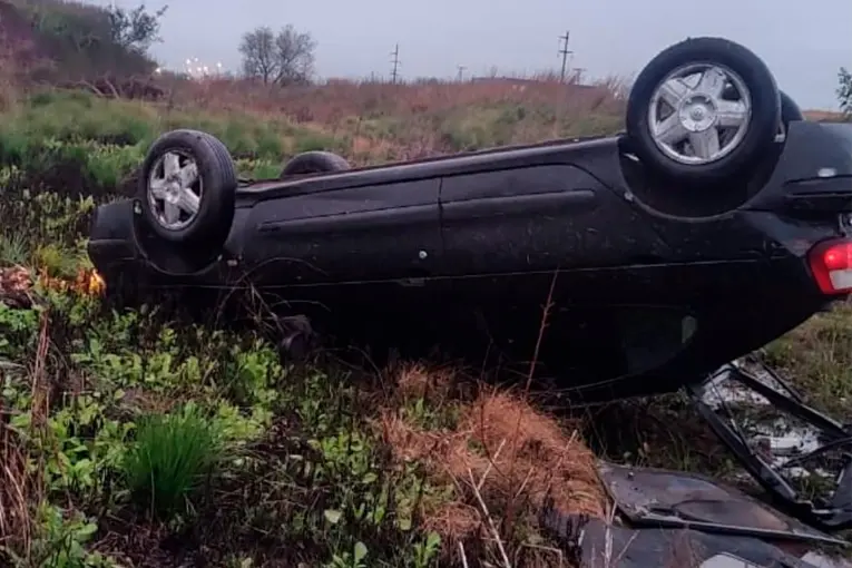 Un joven resultó herido tras el vuelco de un auto cerca de Viale