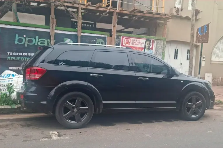 Estafa en Paraná: acordó permutar su camioneta, recibió un auto robado y recuperaron el rodado en Santa Fe
