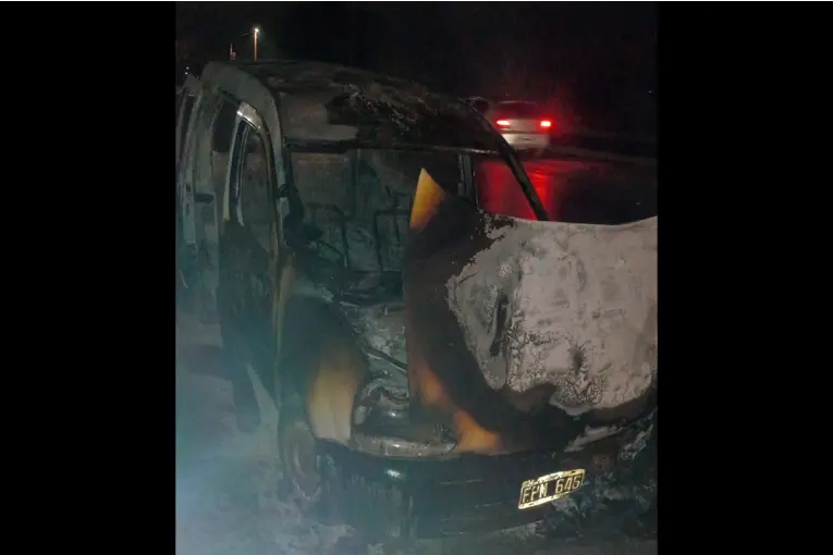 Choque con alcoholemia positiva y una camioneta incendiada en Paraná