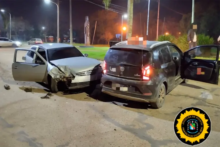 Un auto y un remis chocaron durante la madrugada en una localidad entrerriana