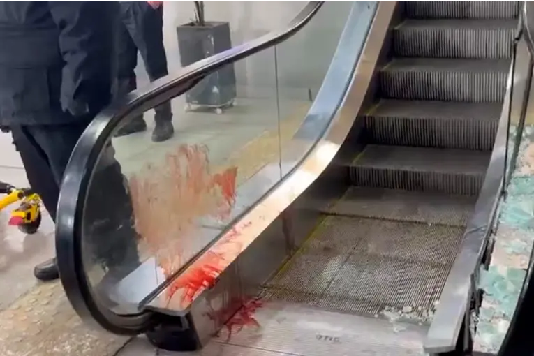 Colapsó una escalera mecánica en una estación de tren de Buenos Aires y dejó 11 heridos